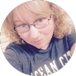 Profile photo of Sara Heimbach