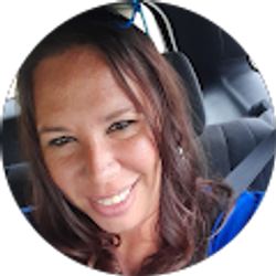 Profile photo of Holly Henschel