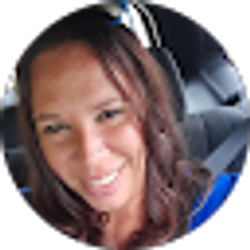 Profile photo of Holly Henschel