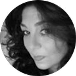 Profile photo of Lorraine Avellino