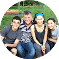 Profile photo of Cris Arens