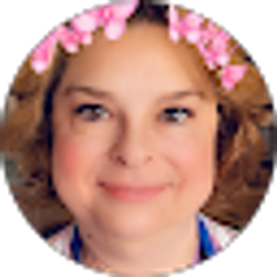 Profile photo of Julia Riley