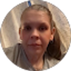 Profile photo of Courtney Maxwell