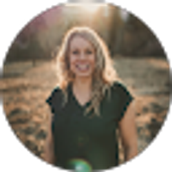 Profile photo of Amanda Thomas