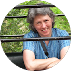 Profile photo of Holly Hearon