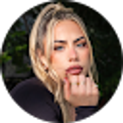 Profile photo of DezaRae Szklarski