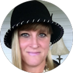 Profile photo of Louise Motzenbecker