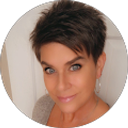 Profile photo of Nicole Mabius