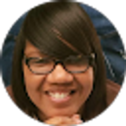 Profile photo of Dee Lyons