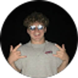 Profile photo of Daniel Avre