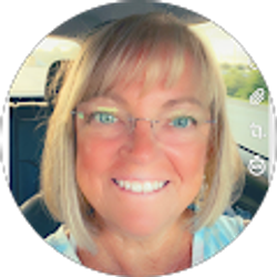 Profile photo of Jenni Howell