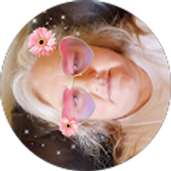 Profile photo of Carrie Waddell