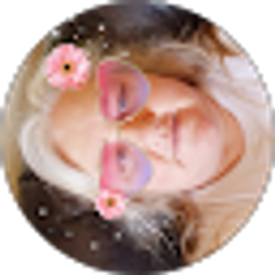 Profile photo of Carrie Waddell