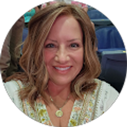 Profile photo of Shannon Ralph