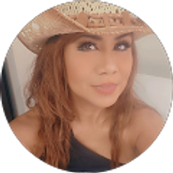 Profile photo of Roxanne Aguilera