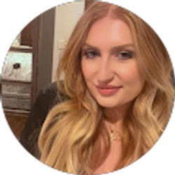 Profile photo of Shannon Ahearn