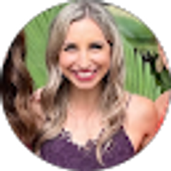 Profile photo of Lizzie Lodinsky