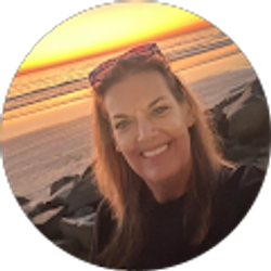 Profile photo of Leslie Webb