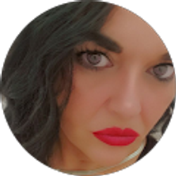 Profile photo of Leigh S (La Unica Lia)