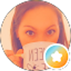Profile photo of Roxanne (StackedWaffles)