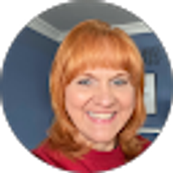 Profile photo of Lois Sandeen