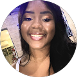 Profile photo of Larissa Guimarães