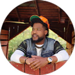 Profile photo of Courtney Vantrease