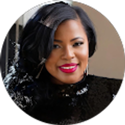 Profile photo of Ri Lacey