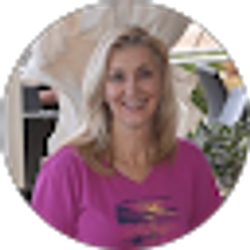 Profile photo of Nancy Henrichsen