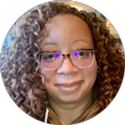 Profile photo of Lisa Yvette