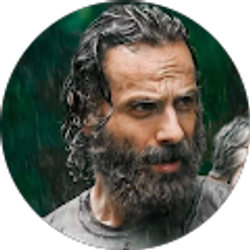 Profile photo of Elle Grimes