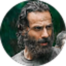 Profile photo of Elle Grimes