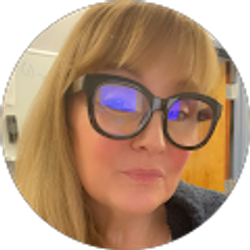 Profile photo of Lorraine Dobies