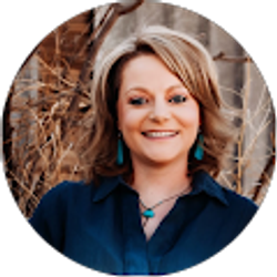 Profile photo of Kayla Hinrichs