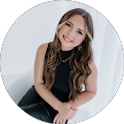 Profile photo of Ali Perry