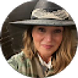 Profile photo of Stephanie Johnson