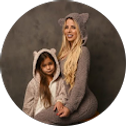 Profile photo of Claudia Cires