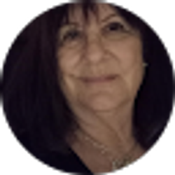 Profile photo of Laura Swingler