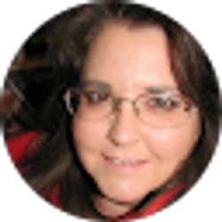 Profile photo of Helen Raymond