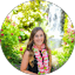 Profile photo of Nikki Tate