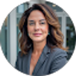 Profile photo of Lyndsey Normand