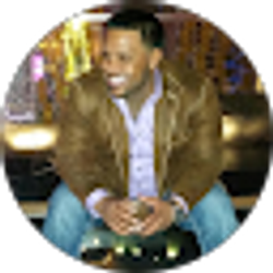 Profile photo of Theo Thompson