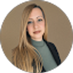 Profile photo of Lorraine Ponce
