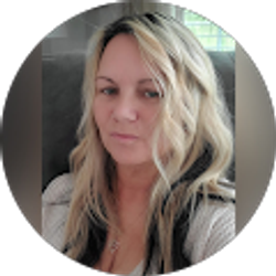 Profile photo of Amanda Patton