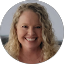Profile photo of Kelly Arizola