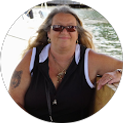 Profile photo of Suzanne Belhumeur