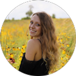 Profile photo of rhianna teubert