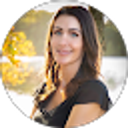 Profile photo of Christy Bond