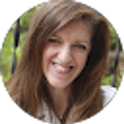 Profile photo of Beth Saadati
