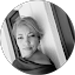 Profile photo of Mona Lincoln